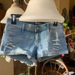 Light denim hollister shorts NEVER WORN